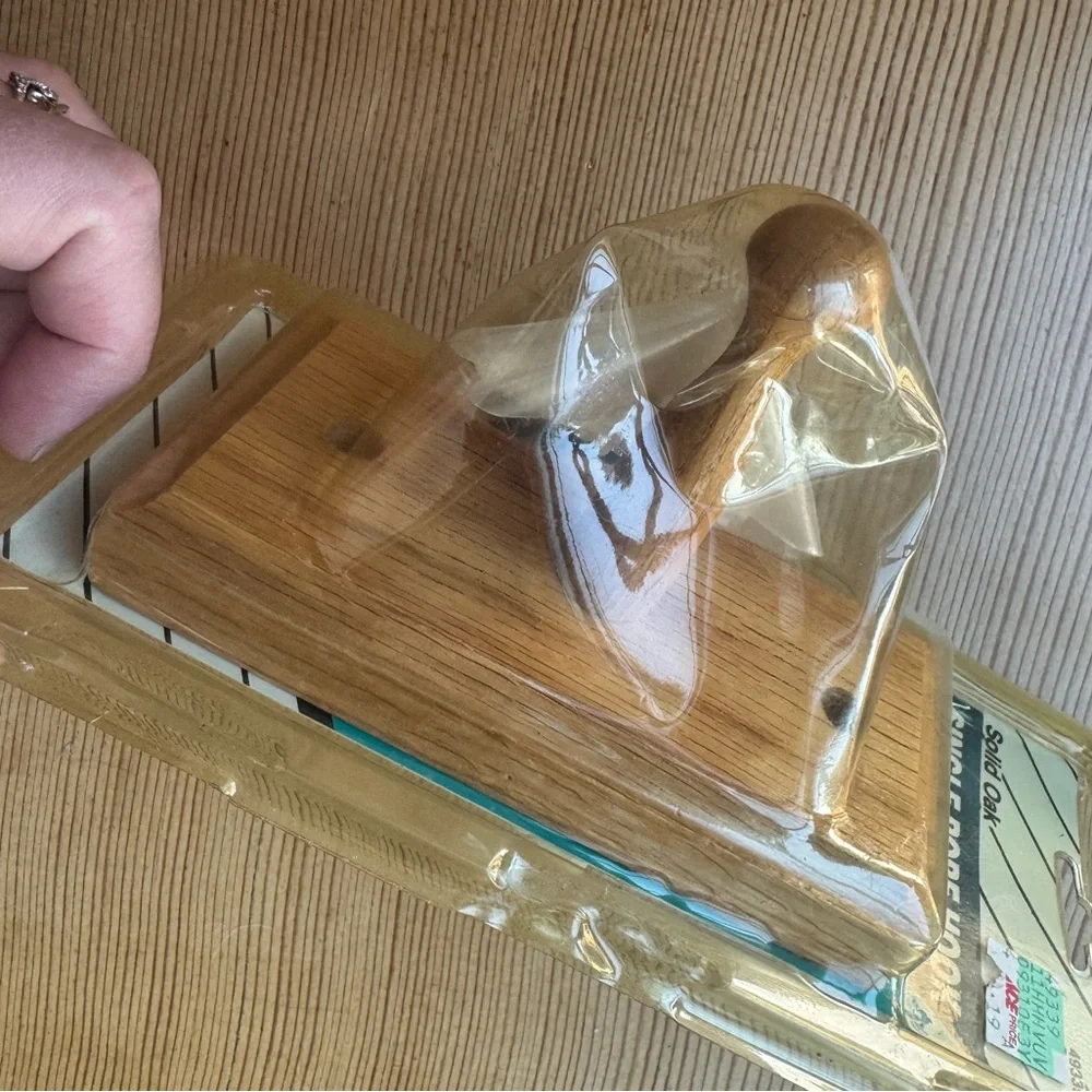 Solid Oak Single Robe Hook - Picture 3 of 4